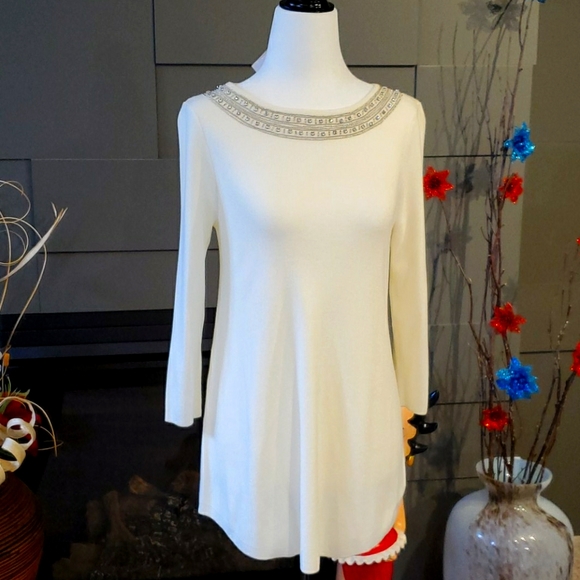 NWT Carmen Marc Valvo Designer  Sweater - Picture 1 of 9